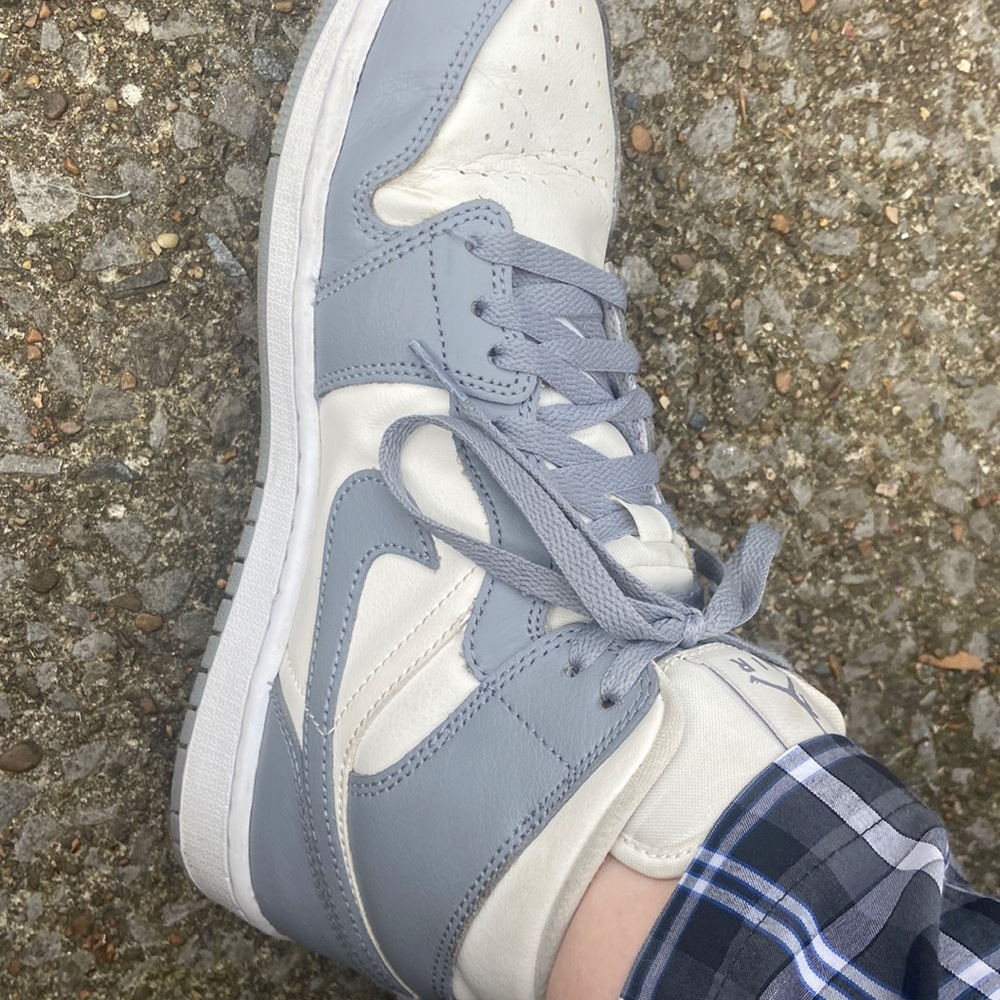 Jordan 1s smoky blue